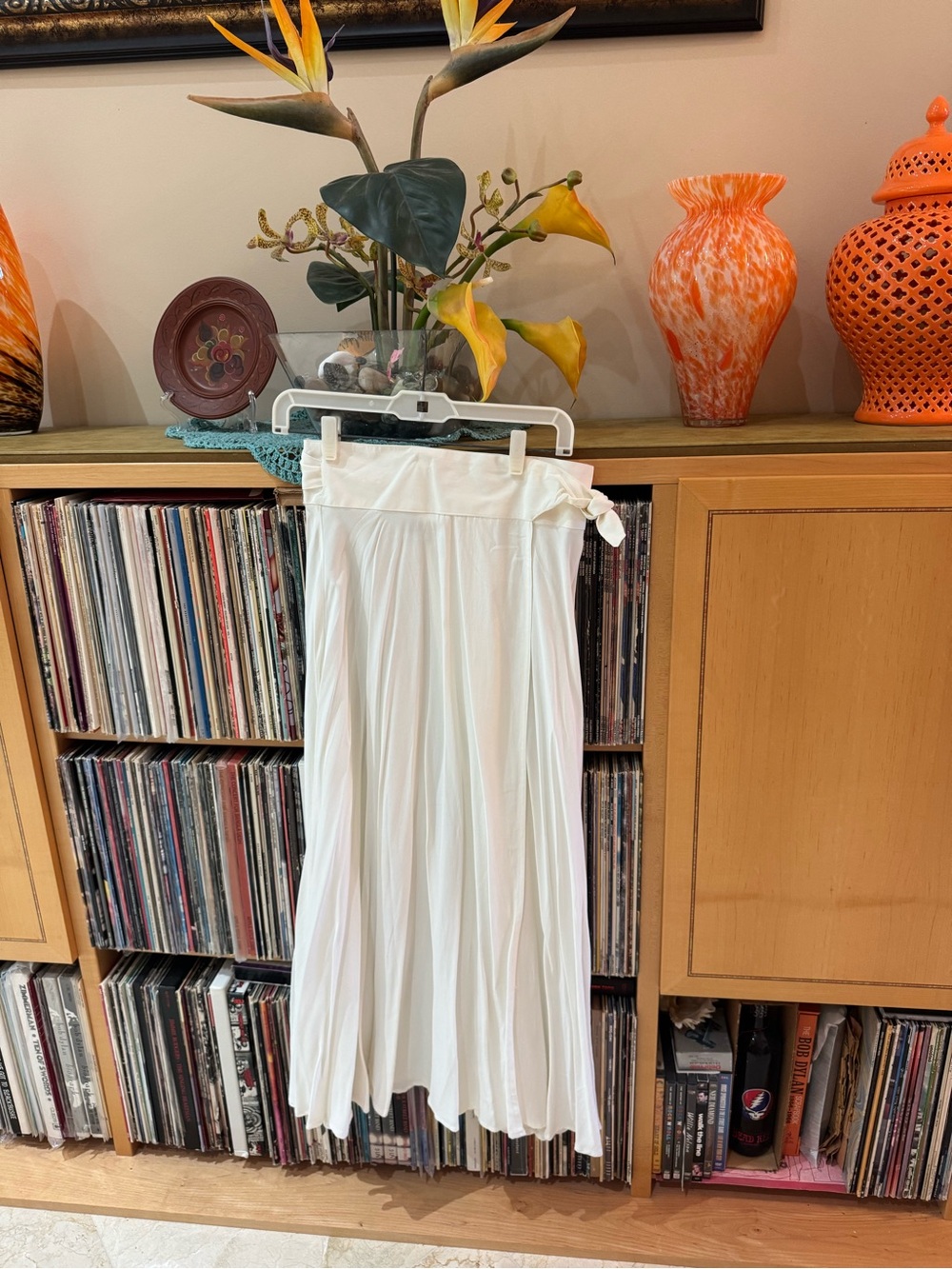DRAMATIC PRICE DROP: SHELLI SEGAL, size SMALL, White WRAP-AROUND, Side-Tie-Waist